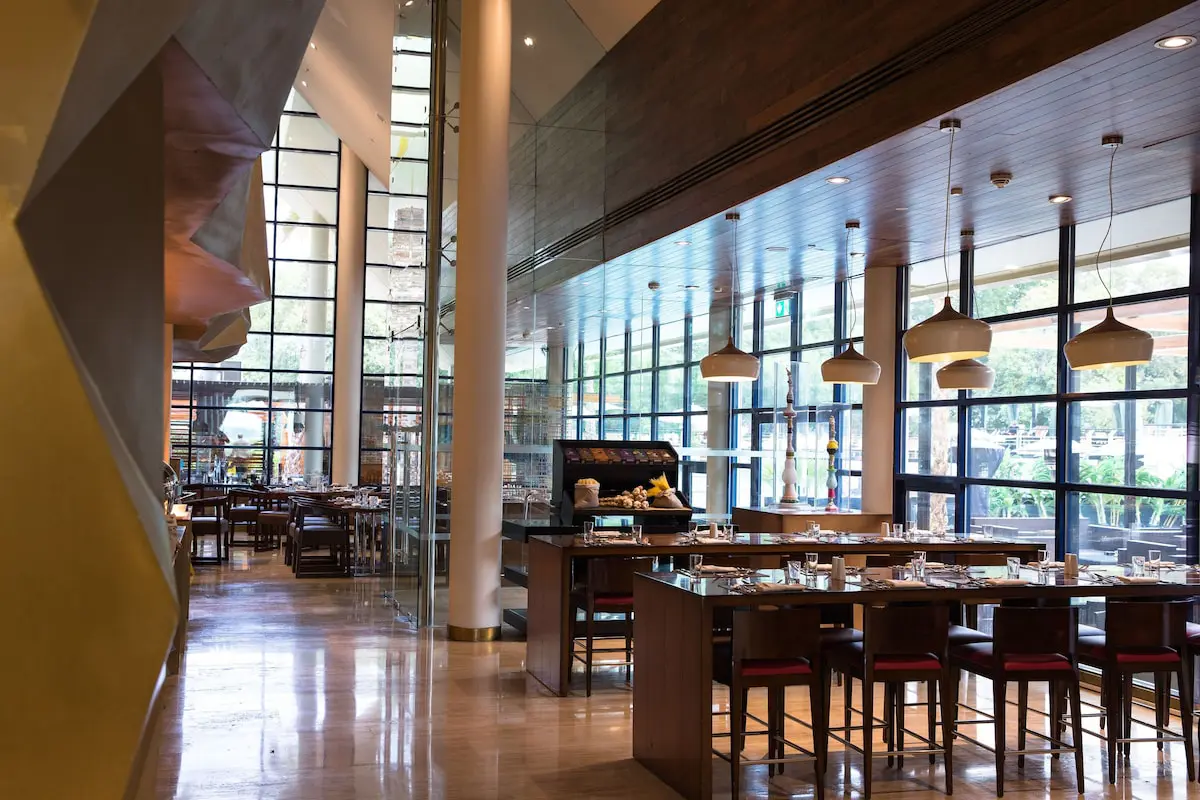 کافی شاپ هتل جمیرا کریک ساید دبی